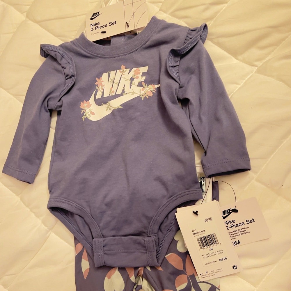 Nike Lavender kids/girls 2 piece Bodysuit Set Size 3mths